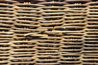 艶みを重ねた色彩のアケビ編みのカゴ DC7865