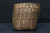 艶みを重ねた色彩のアケビ編みのカゴ DC7865