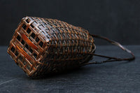 深い色彩で落ち着きのある小さな持ち手付き花カゴ DC7869