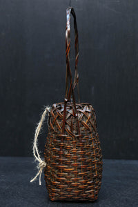 深い色彩で落ち着きのある小さな持ち手付き花カゴ DC7869