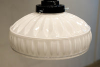 モダンなプレス模様がお洒落な電笠 DC7896