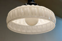 モダンなプレス模様がお洒落な電笠 DC7896