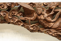 二人の天女が穏やかに空を舞う姿を描く彫刻飾り DC7905