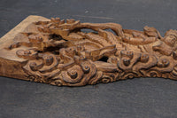 二人の天女が穏やかに空を舞う姿を描く彫刻飾り DC7905