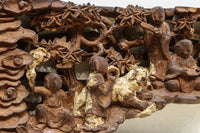 14人のお坊さんの交流会を細やかに描いた彫刻飾り DC7906