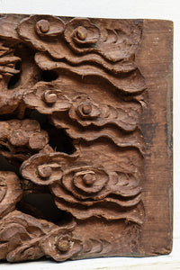 14人のお坊さんの交流会を細やかに描いた彫刻飾り DC7906