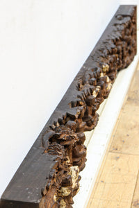 14人のお坊さんの交流会を細やかに描いた彫刻飾り DC7906