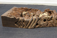 14人のお坊さんの交流会を細やかに描いた彫刻飾り DC7906