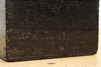 古色の風合いに時代を重ねた風格が漂う銭箱 DC7907