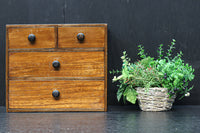 落ち着いた色彩が風格を感じさせる針箱 DC7909