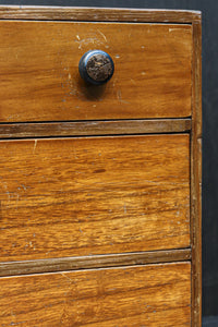 落ち着いた色彩が風格を感じさせる針箱 DC7909