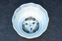 菊の花や家屋の絵柄が映える古伊万里の向付 DC7937 在庫5個