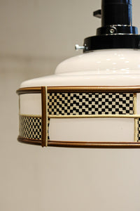 市松模様のセル装飾がレトロモダンに飾る電笠 DC7954