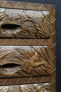 美しい花々が描かれる日光彫の小引き出し DC7967