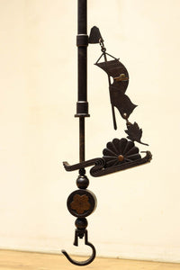 菊水紋様と桜の装飾金具で和の風情ある自在鉤 DC8012