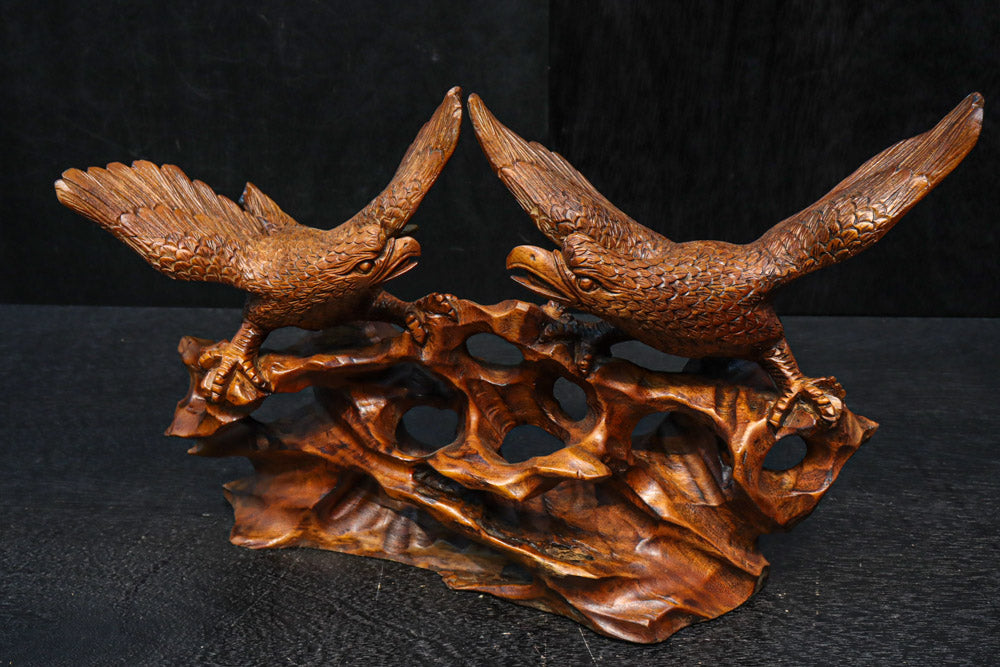 鷹の彫刻 一木造り彫刻 鷹 伝統工芸 工芸品 木彫り 彫刻 木製 職人