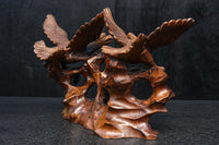 鷹のつがいの上質感を纏う彫刻置物 DC8051