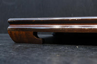 明るい色合いに優雅な杢目が浮かぶ置台 DC8058