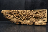 菊の花が美しく咲き誇る彫刻梁飾り DC8074a