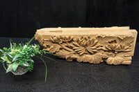 菊の花が美しく咲き誇る彫刻梁飾り DC8074a