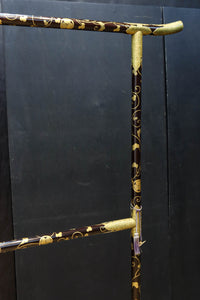 極上!! 黒漆に蒔絵が絢爛優美な組み立て式衣桁 DC8077