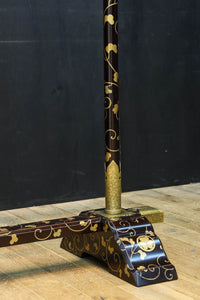 極上!! 黒漆に蒔絵が絢爛優美な組み立て式衣桁 DC8077