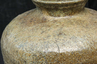 時代を重ねた味わいある壺型の花器 DC8078