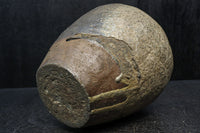 時代を重ねた味わいある壺型の花器 DC8078