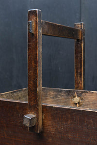 古色の風合い溢れる持ち手付き(折畳み式)炭入れ DC8094