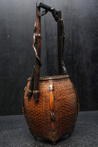 自然の風合いが趣きを感じさせてくれる花カゴ DC8095