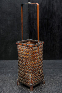 角カゴのすっきりとしたデザインの花カゴ DC8096