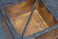 古色の色合いで味わいある帯鉄縁作りの角型マス DC8097ab 在庫(a:0 b:1)個