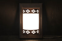 菊菱装飾金具で和の風情ある玄関灯(台座付き) DC8102