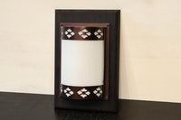 菊菱装飾金具で和の風情ある玄関灯(台座付き) DC8102