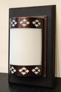 菊菱装飾金具で和の風情ある玄関灯(台座付き) DC8102