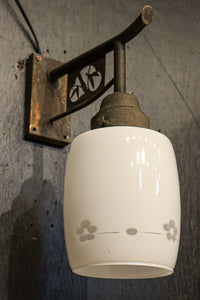 梅の透かし模様で和の趣きあるブラケット DC8107