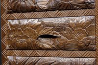 多種多様な花が美しく描かれた日光彫の小引き出し DC8114