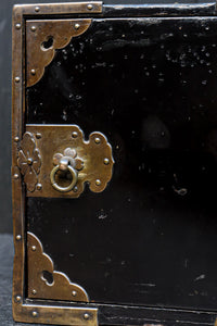 黒漆に桜紋の装飾金具が際立つ極上手許箪笥 DC8116