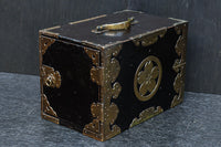 黒漆に桜紋の装飾金具が際立つ極上手許箪笥 DC8116