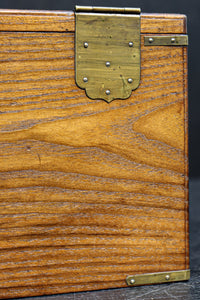 美しい杢目に金具の風格漂う桑材硯箱 DC8120