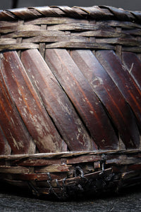 渋みを増した味わい深い竹編みカゴの炭入れ DC8130