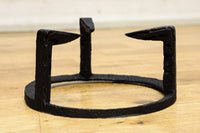 3本爪で貫録の佇まいをした五徳 DC8131