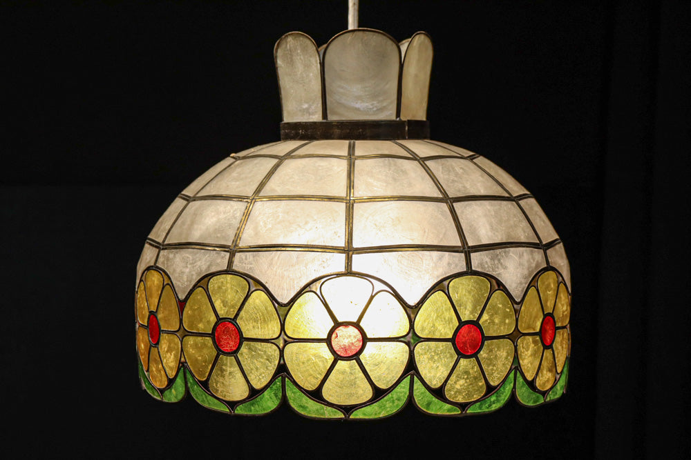 可愛らしい丸い花柄模様が並ぶレトロなステンドグラス電笠 DC8142 – 古