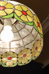 可愛らしい丸い花柄模様が並ぶレトロなステンドグラス電笠 DC8142