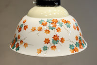 可愛らしい紅葉の絵柄が映えるノリタケの電笠 DC8147