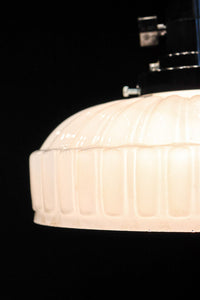 プレス模様でお洒落な雰囲気あるプレスガラス電笠 DC8150