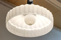 プレス模様でお洒落な雰囲気あるプレスガラス電笠 DC8150