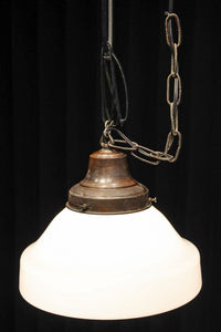 丸みを帯びたシンプルデザインが魅力な電笠 DC8155