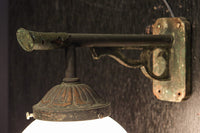 乳白色でシンプルさが際立つ球型ブラケット DC8156