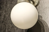 丸いシルエットの笠から優しい明りが漏れるブラケット DC8157